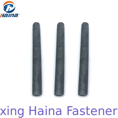 ASTM A193 OEMの注文の熱いすくいはスタッドのボルトに十分に通した棒に電流を通した